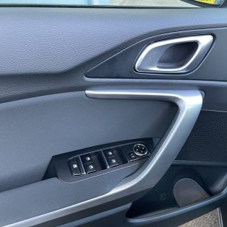 KIA Xceed 1,5 TGDI 48V GPF Silber DCT