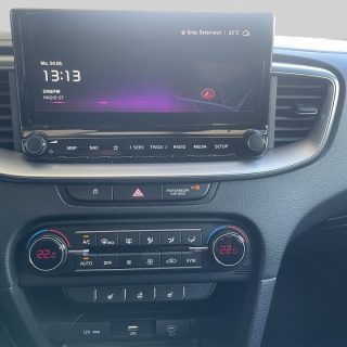 KIA ceed SW 1,5 TGDI Silber 48V DCT