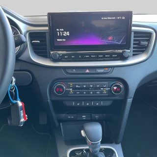 KIA ceed SW 1,5 TGDI Silber 48V DCT