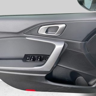 KIA ceed SW 1,5 TGDI Silber 48V DCT