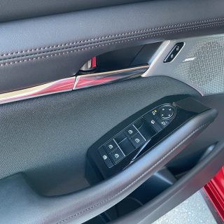 Mazda Mazda3 Sedan e-Skyactiv G140 Exclusive-Line Aut.