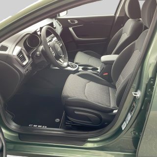 KIA ceed SW 1,5 TGDI Silber 48V DCT