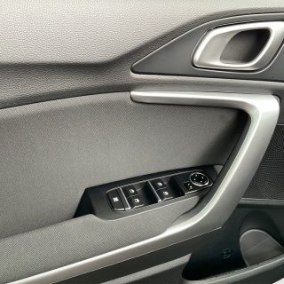 KIA ceed SW 1,5 TGDI Silber 48V DCT