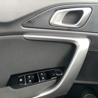 KIA ceed SW 1,5 TGDI Silber