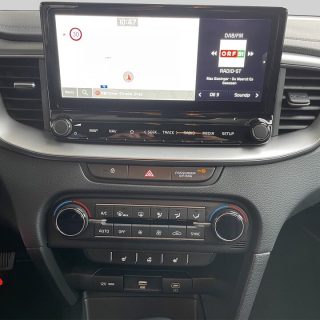 KIA ceed SW 1,5 TGDI Silber 48V DCT