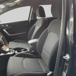 KIA ceed SW 1,5 TGDI Silber 48V DCT