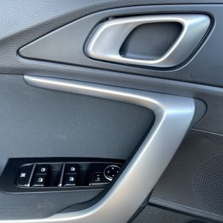 KIA ceed SW 1,5 TGDI Silber 48V DCT