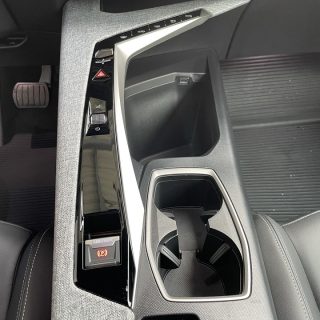 Peugeot 3008 Hybrid 136 E-DCS6 Allure Aut.