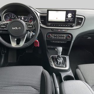 KIA ceed SW 1,5 TGDI Silber 48V DCT