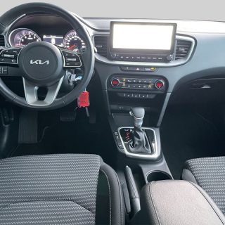KIA ceed SW 1,5 TGDI Silber 48V DCT