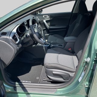 KIA ceed SW 1,5 TGDI Silber 48V DCT