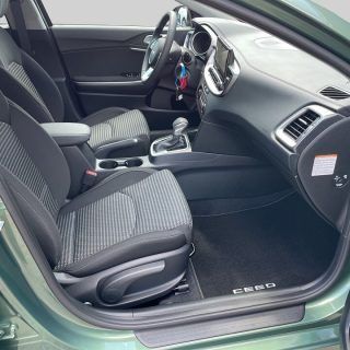 KIA ceed SW 1,5 TGDI Silber 48V DCT
