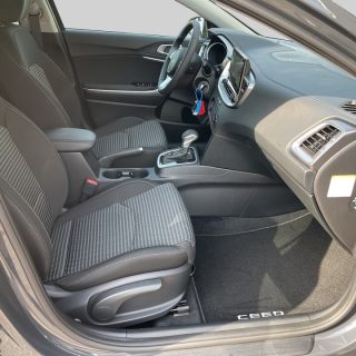 KIA ceed SW 1,5 TGDI Silber 48V DCT