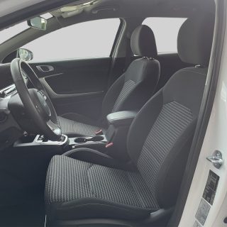 KIA ceed SW 1,5 TGDI Silber 48V DCT