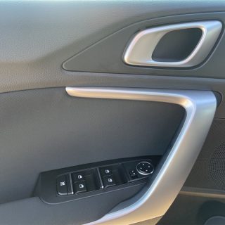KIA ceed SW 1,5 TGDI Silber 48V DCT