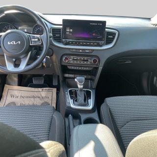 KIA ceed SW 1,5 TGDI Silber 48V DCT