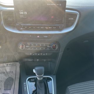 KIA ceed SW 1,5 TGDI Silber 48V DCT