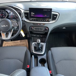 KIA ceed 1,5 TGDI Silber